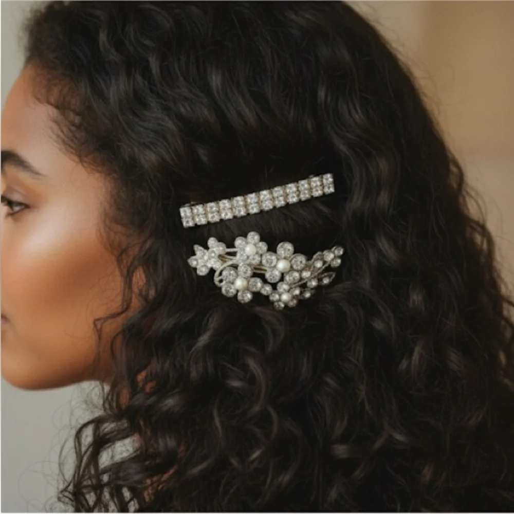 Set of two vintage hair clips crystal and pearls